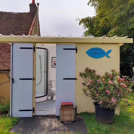 La Roulotte Du Pecheur Villa Saint-Privé Exterior foto